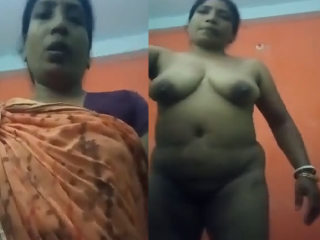Saree stripping mature bhabhi nude and masturbating