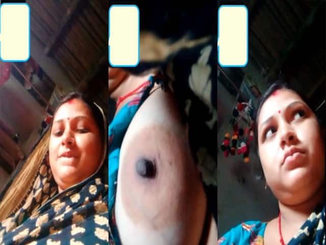 Sexy Bhabhi boob show on video call