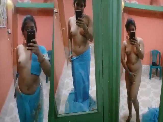 Sexy Desi girl saree striptease show