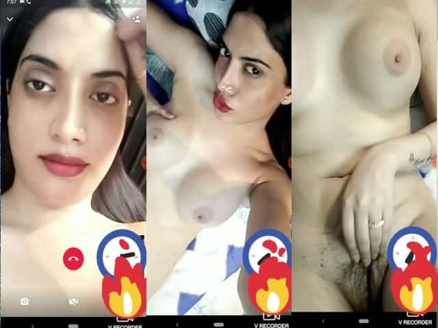 Sexy Indian GF selfie nude MMS clip