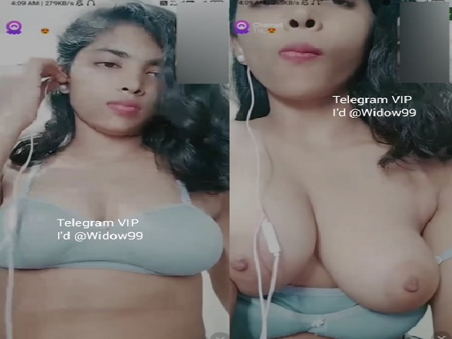 Sexy girl Chamet live big boobs show to client