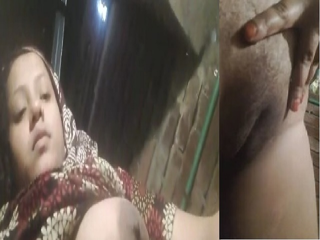 Unsatisfied Indian wife sex teasing nude show