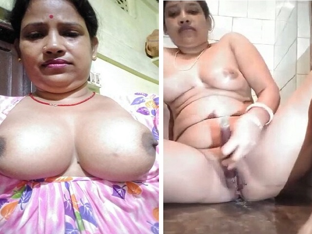 Unsatisfied boudi sex with dildo masturbation