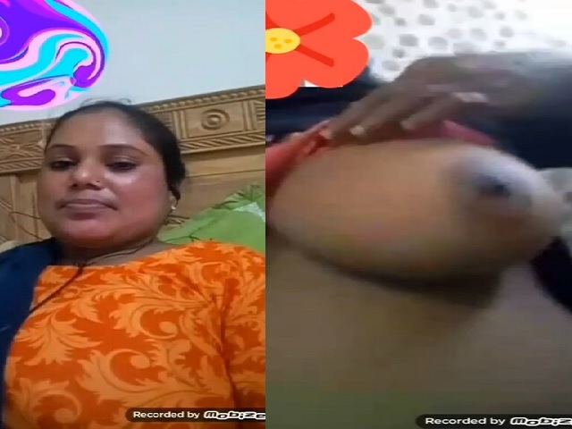Unsatisfied wife naked boobs show to lover on call