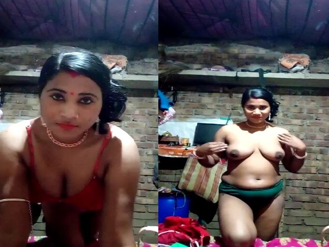 Village bhabhi stripping bra and viral boobs show