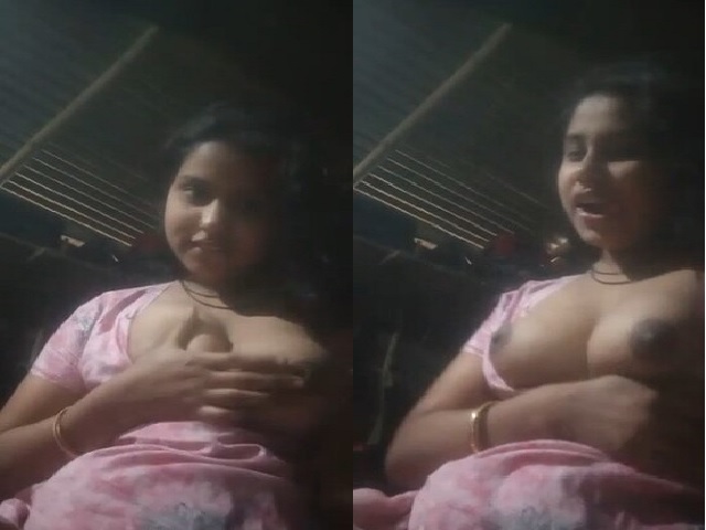 Viral Indian wife with big boobs playing naughty