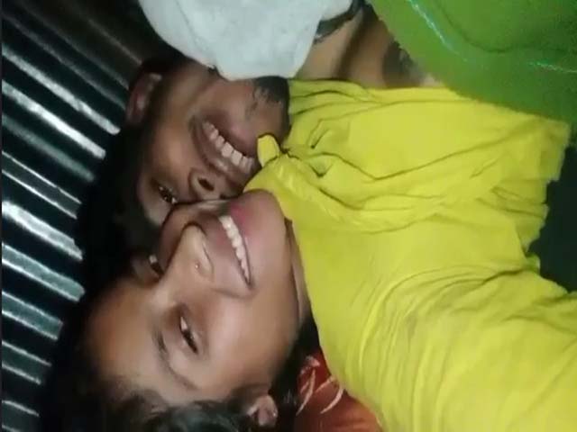 Young Desi lovers first-time sex with lover