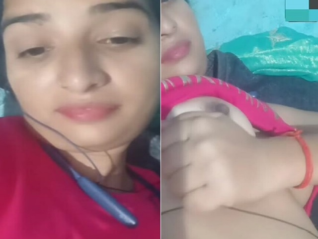 Shy village bhabhi pussy and boobs shown on video call